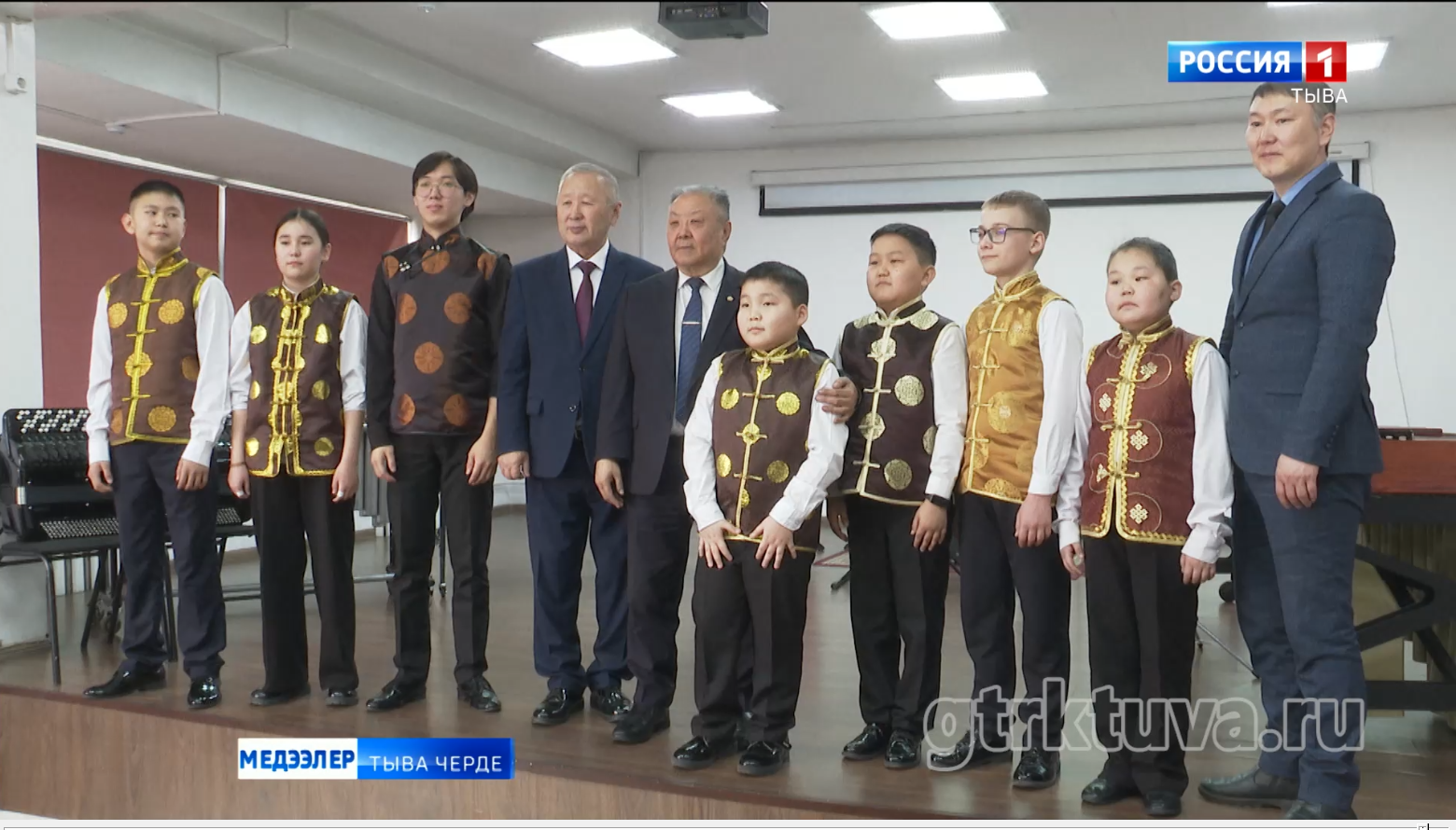 Уран чүүлдүң сайзыралы