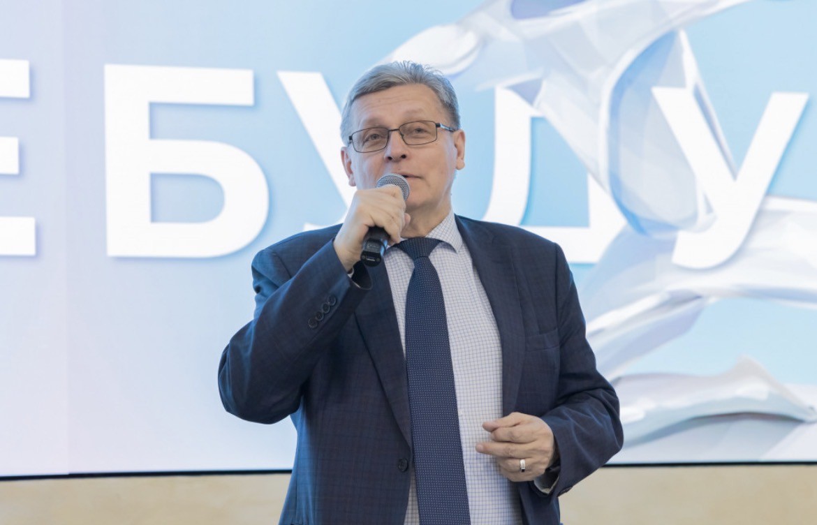 Рифат Сабитов поприветствовал финалистов Всероссийского конкурса студенческих команд «Лучник. Будущее»