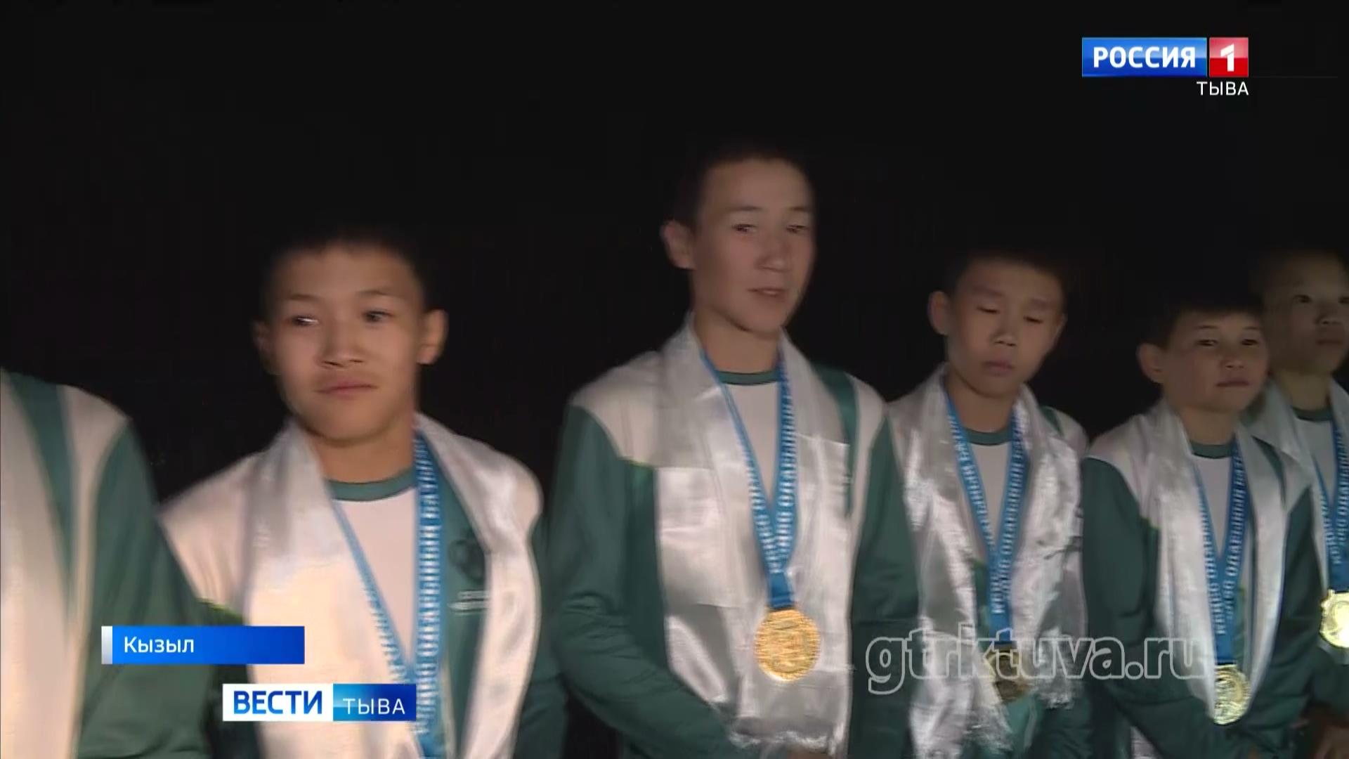 Встретили чемпионов