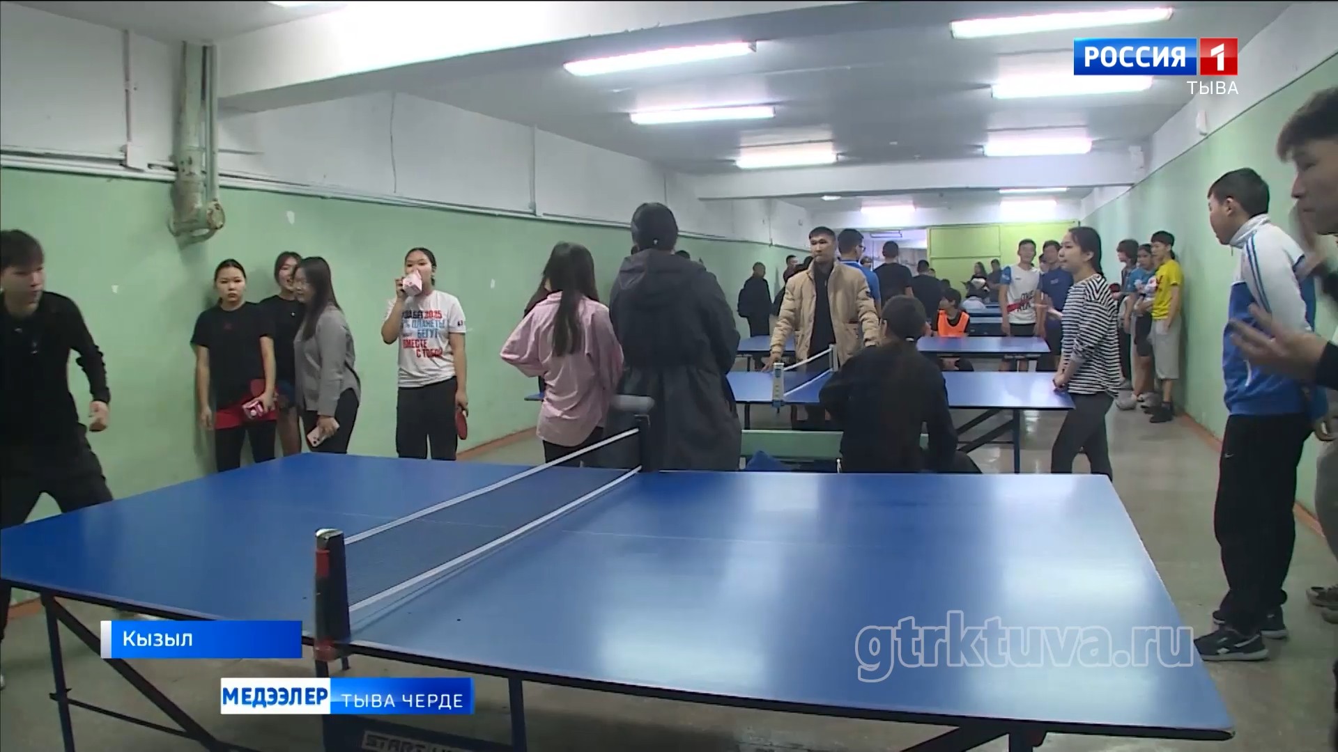 Стол теннизинге маргылдаа